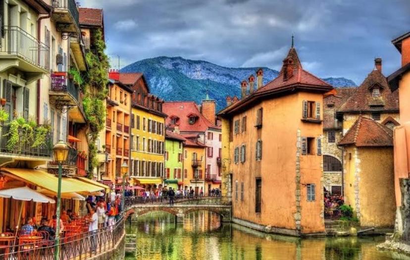 Highly Recommended Apartment Steps From The Lake Annecy Exterior photo